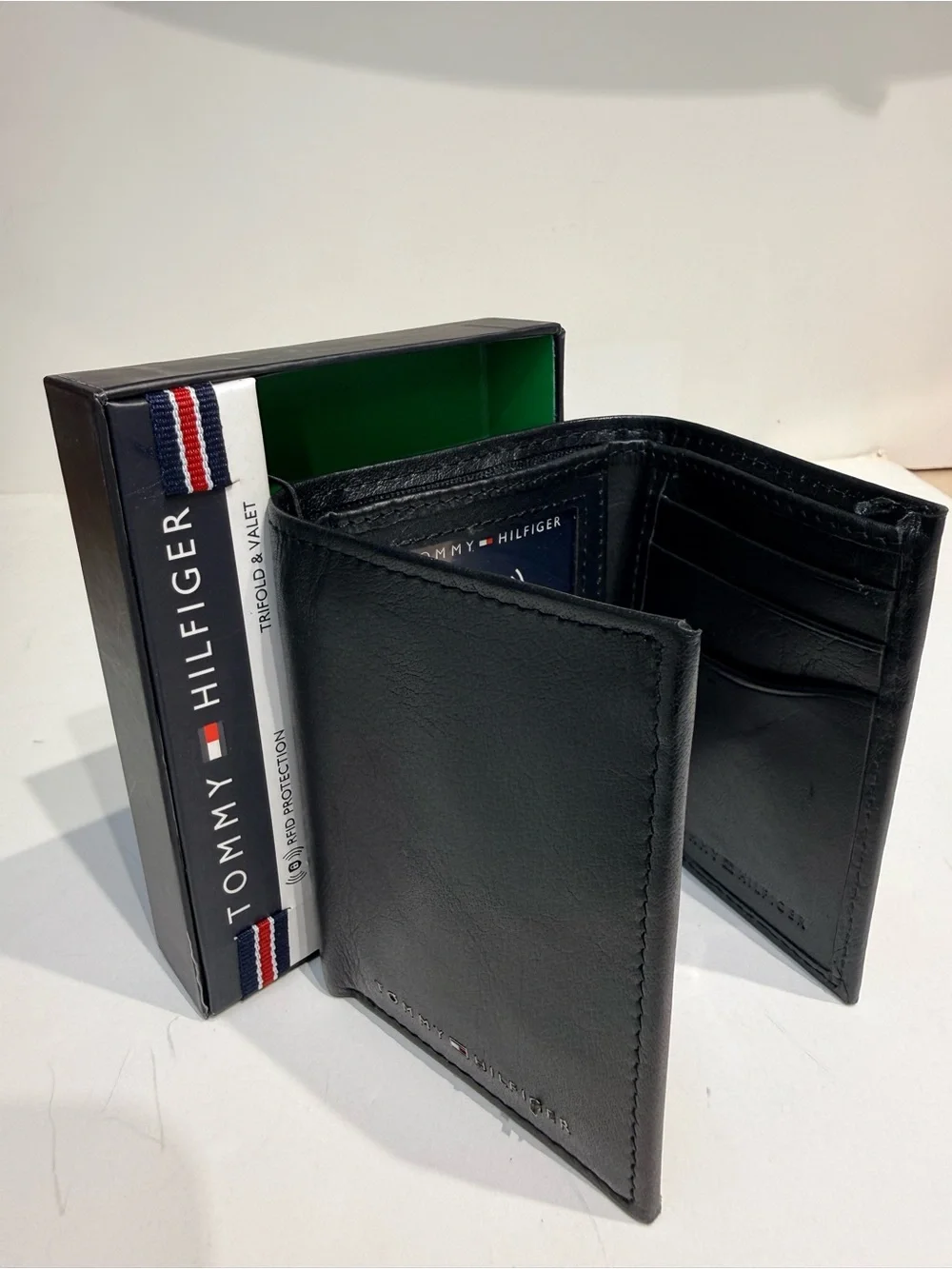 Tommy Hilfiger Black Men's Trifold Card & Key Holder Wallet